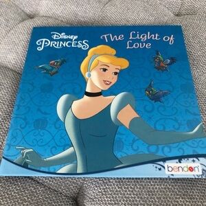 Disney Princess: Cinderella The Light of Love hardback book
